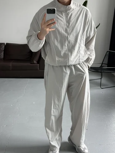 Oversize костюм з плащівки в сірому кольорі